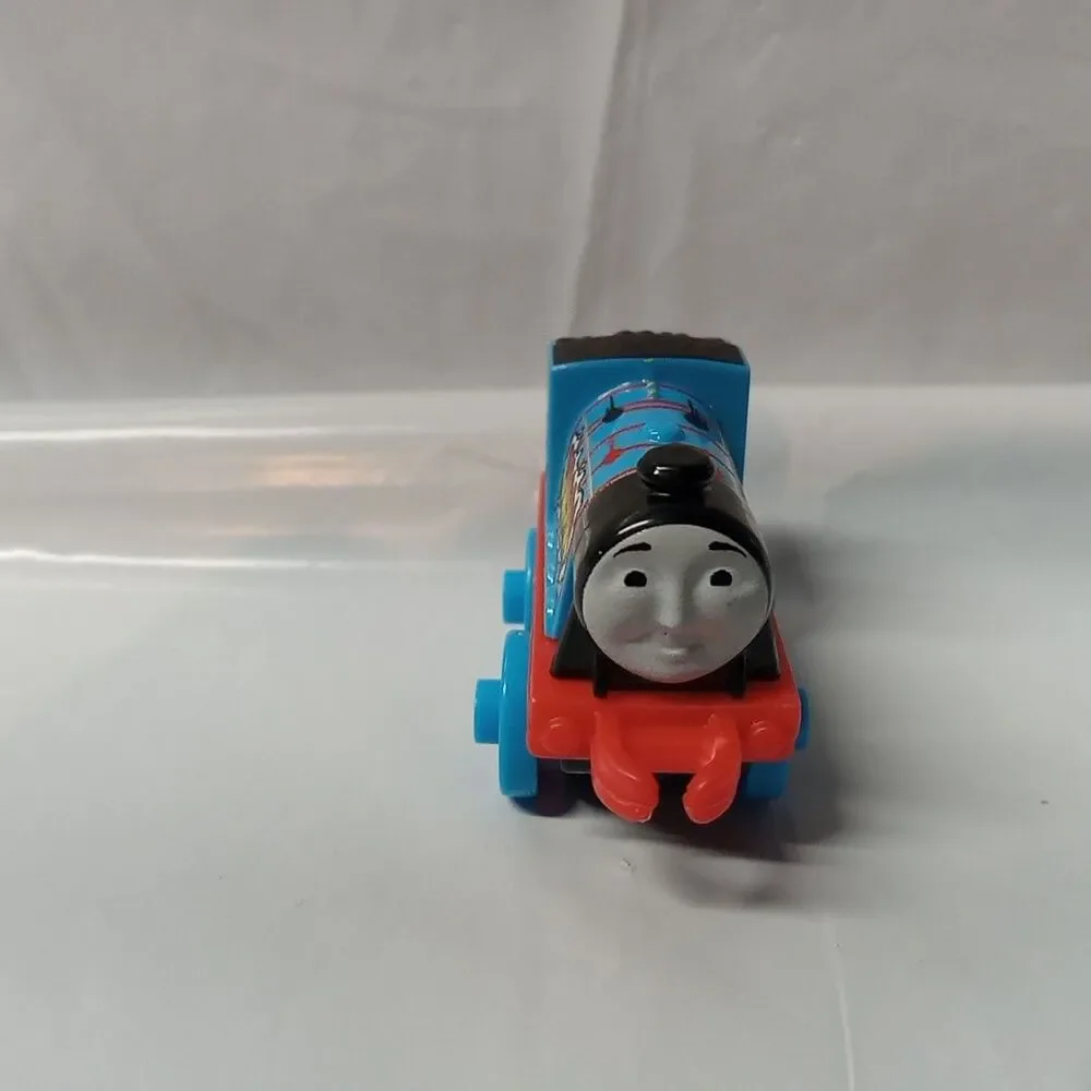THOMAS & FRIENDS MINIS Graffitti Gordon train 1 1/2
